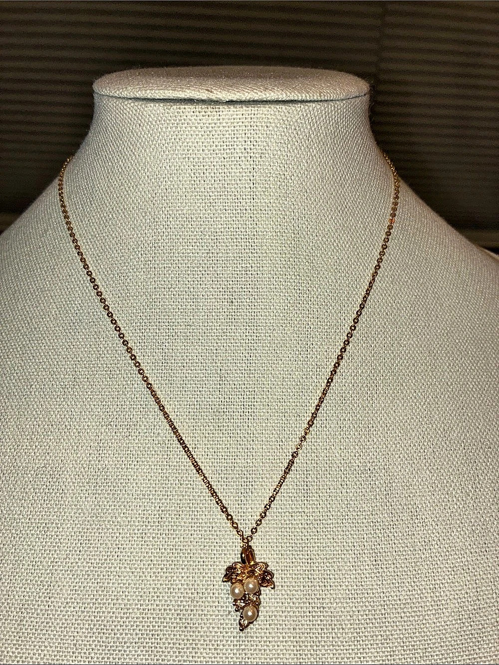 Gold-Tone Grape Cluster Pendant Necklace Like New